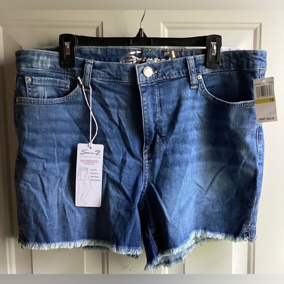 Seven 7 NWT Jean Shorts 14 the Weekend easy fit raw hem Short Mid-Rise Denim - Picture 1 of 10
